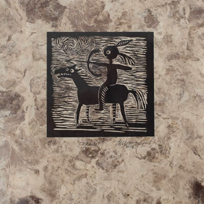 Naive-style character riding a horse and aiming a bow, depicted in linocut print on handmade paper. Engraved marks form cloud formations in the background, with shadow accents. Artwork from the 'Mitos Grabados en el Cielo' exhibition, 2018